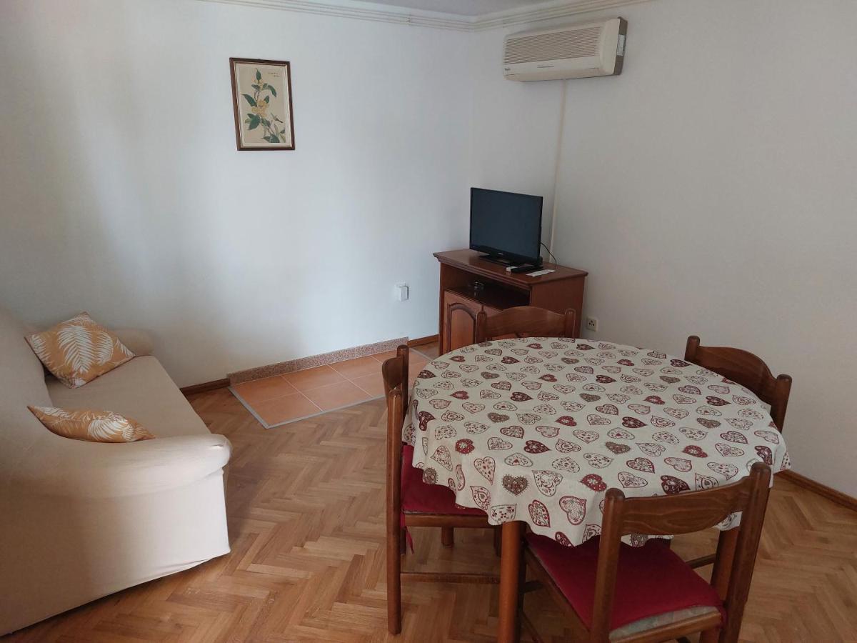 Apartments Mlacovic 라브 외부 사진