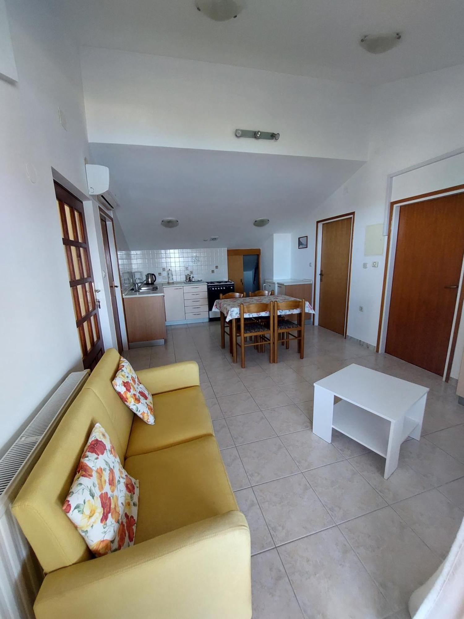 Apartments Mlacovic 라브 외부 사진