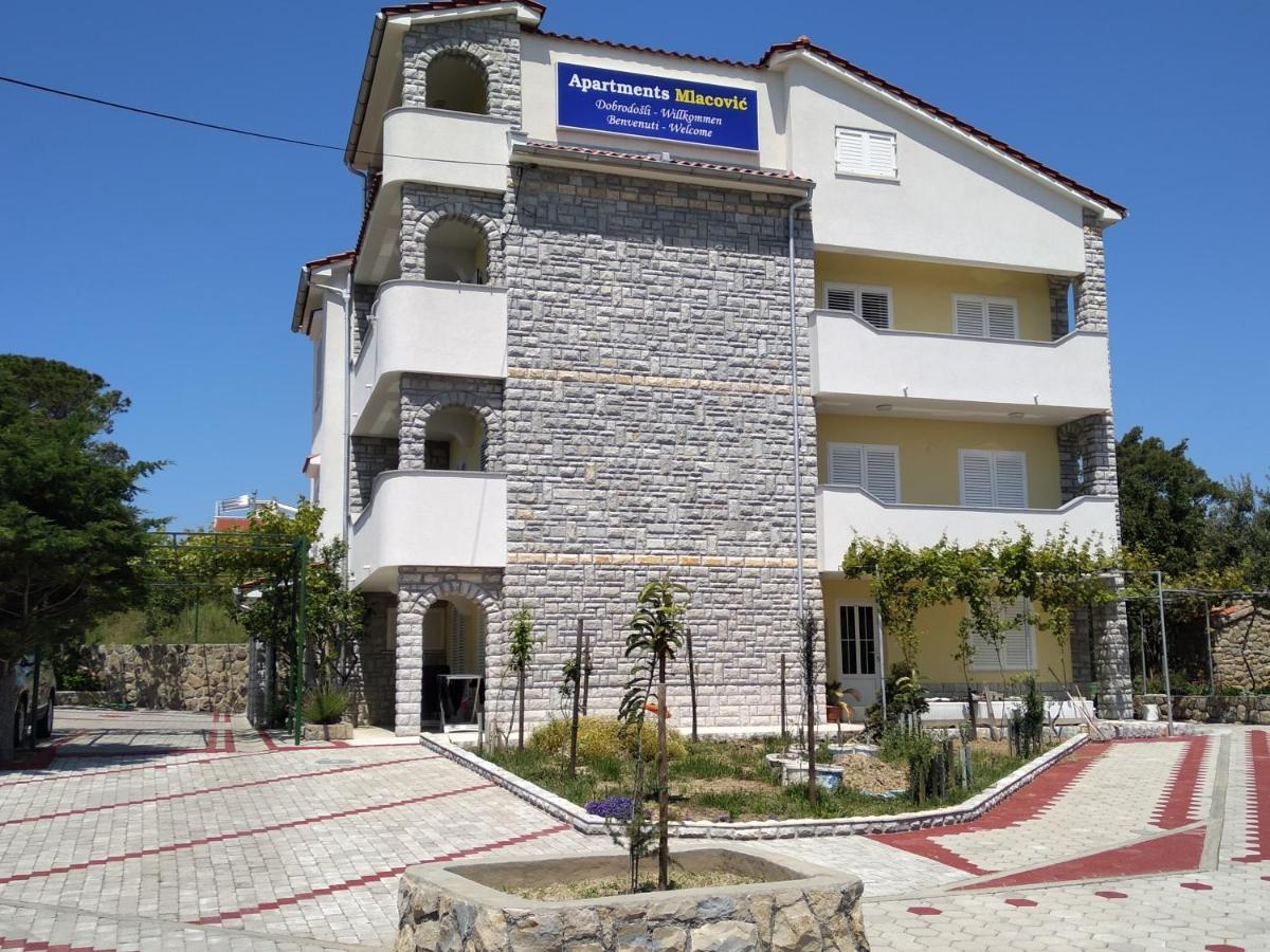 Apartments Mlacovic 라브 외부 사진