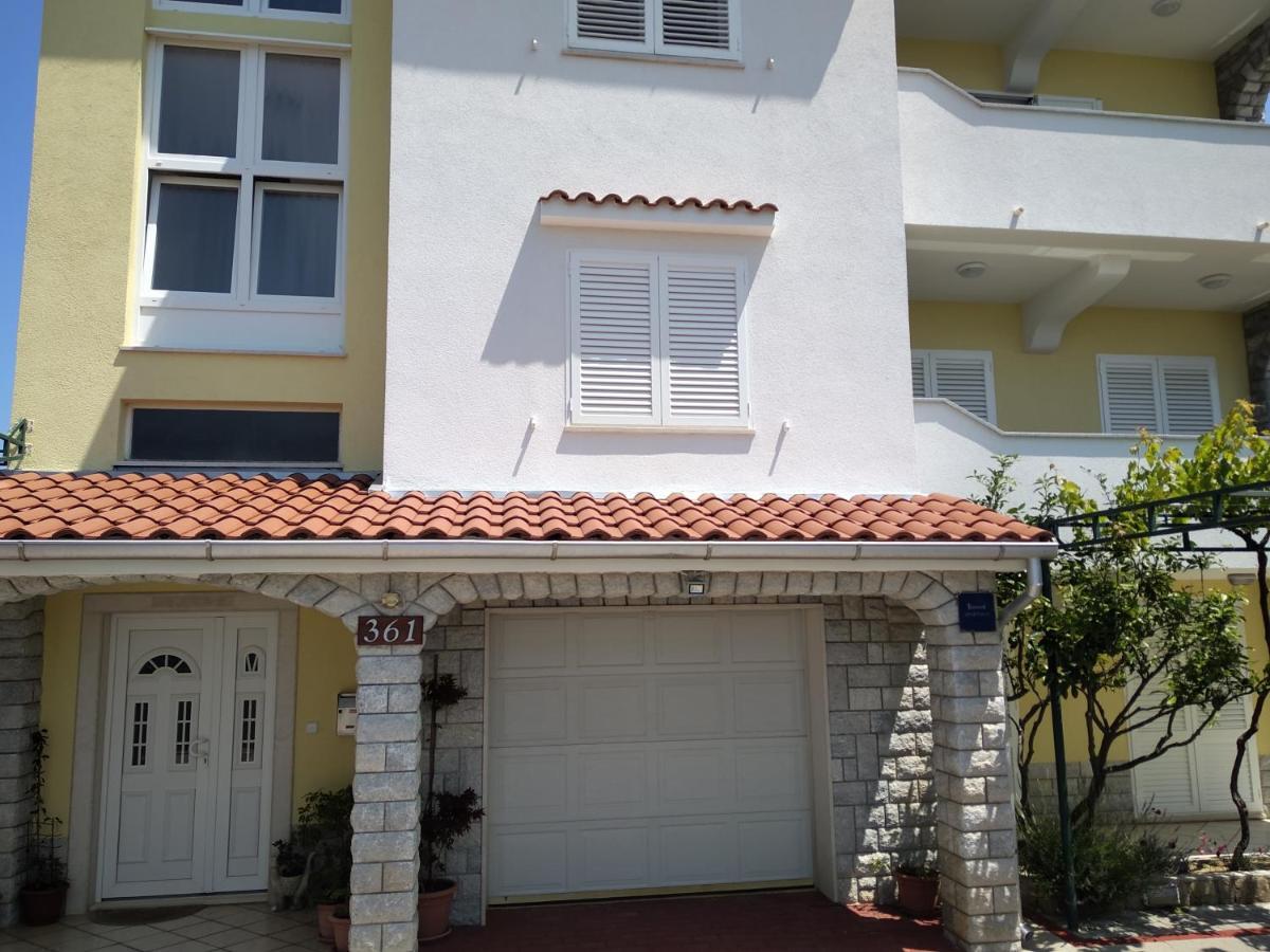 Apartments Mlacovic 라브 외부 사진